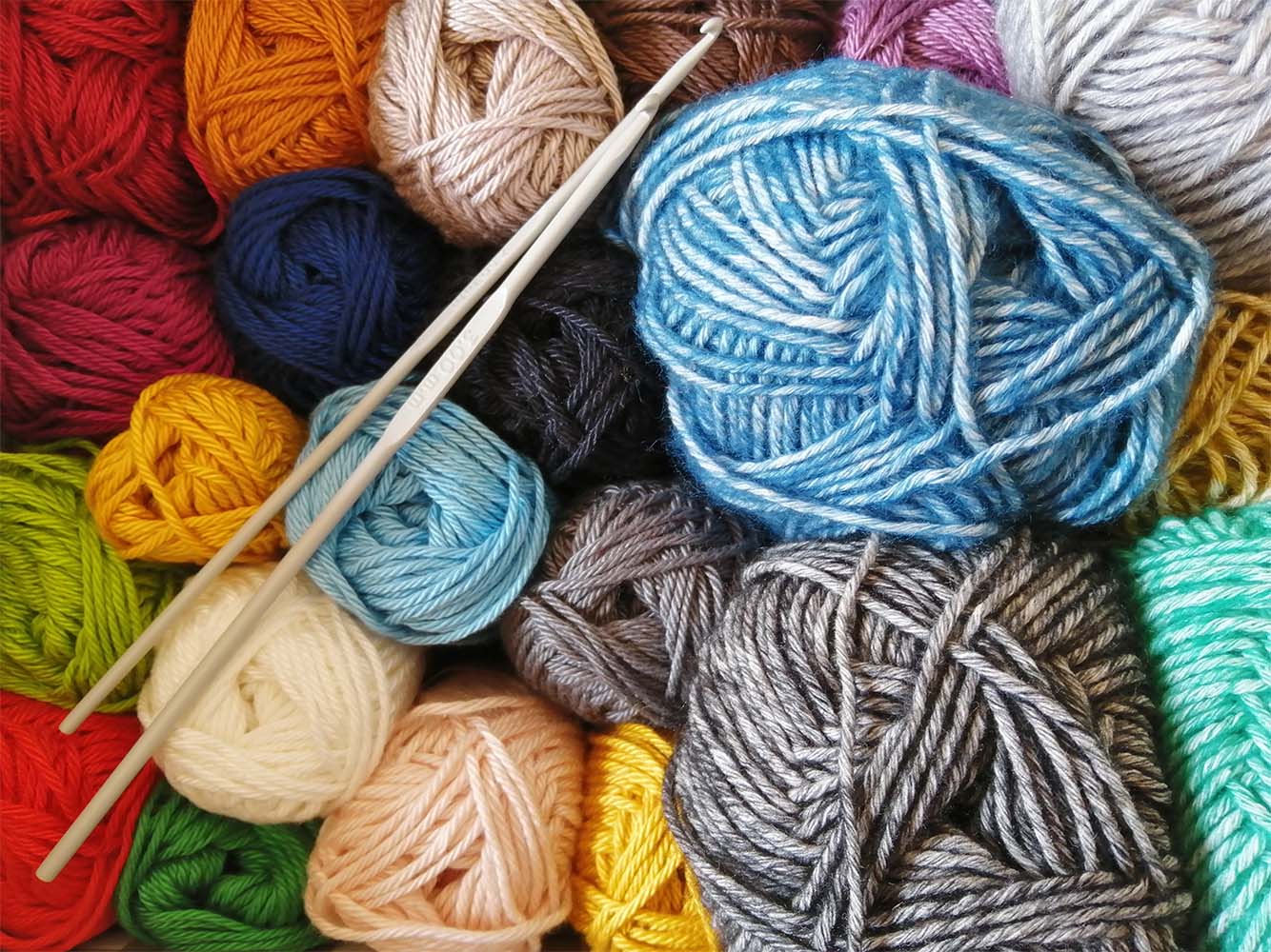needles and wool