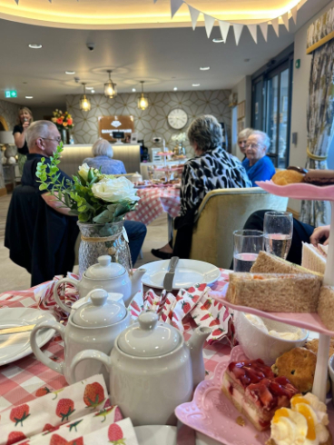 residents enjoying mothers day with their loved ones